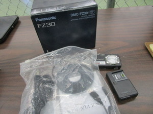 lot 64 image: Digital Cameras