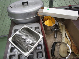 lot 85 image: Kitchenwares