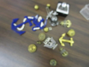 lot 95 image: USN Ring, Pins & Buttons