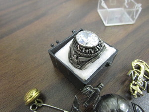 lot 95 image: USN Ring, Pins & Buttons