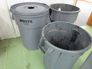 lot 113 image: Trash Containers