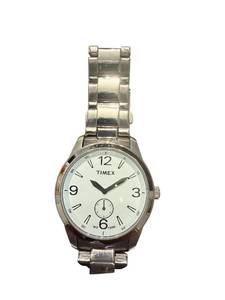 lot 172 image: Timex Stainless Steel Analog Wristwatch with Metal Bracelet