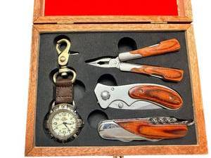 lot 236 image: Guidesman Multi-Tool Gift Set with Watch and Wooden Display Box