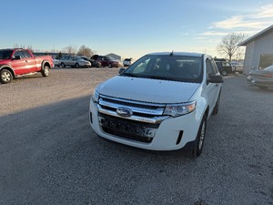 lot 9 image: 2013 Ford Edge