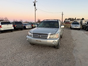 lot 17 image: 2003 Toyota Highlander AWD