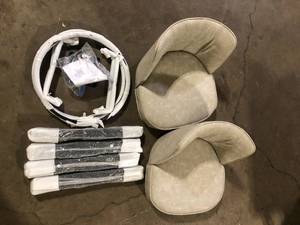 lot 4 image: Spruce & Spring Nico Cream Faux Leather 360° swivel Counter Height Bar Stool with Metal Frame and footrest for diningroom (Set of 2)  Customer Returns See Pictures