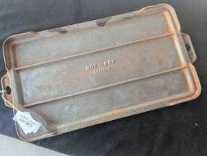 lot 23 image: Vintage Cast Iron Dry Fry griddle - Birmingham Stove & Range