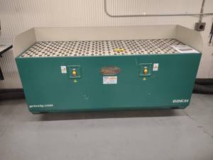 lot 185 image: Grizzly Down Draft Table, Model G06...