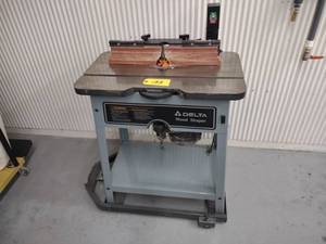 lot 183 image: Delta Wood Shaper, Model 43-355, Re...
