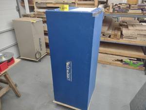 lot 228 image: Dust Cat Air Filter, Model M-25...