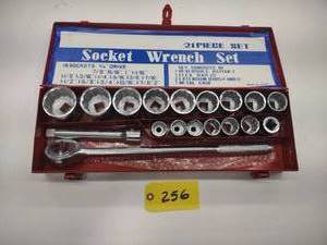 lot 256 image: 34 Socket Set...