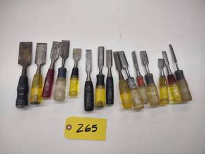 lot 265 image: Wood Chisels...