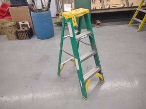 lot 310 image: Werner 4 Fiberglass Stap Ladder...