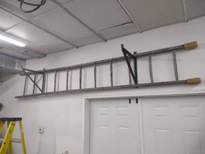 lot 312 image: 12 Wood Ladder...