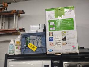 lot 374 image: Aircare Humidifier with Filters...