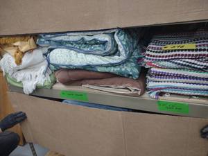 lot 398 image: Assorted Furniture Blankets & Throw...