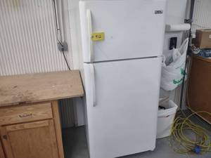 lot 412 image: Crosley Refrigerator (Will Be Empti...