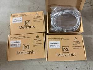 lot 41 image: 4 Metzonic Lightning Charging Cables
