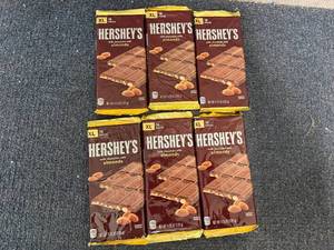 lot 256 image: 6 HersheyS Almond Bars