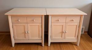 lot 5C image: BR - Pair of Nadeau Maple Nightstands with Drawers and Cabinets