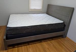 lot 7 image: ML - Queen Bed Frame with Headboard and Footboard, Gray Finish