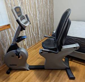 lot 112 image: BR - Vision Fitness R40 Recumbent Exercise Bike with Digital Console