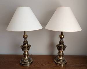 lot 130 image: BR - Pair of Stiffel Brass Table Lamps with Shades