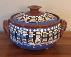 lot 28R image: LR - Handcrafted Ceramic Lidded Pottery Dish with Geometric Design