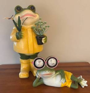 lot 71R image: LR - Set of 2 Frog Garden Decor Figures One with Solar Light Feature