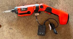 lot 133R image: G - Black & Decker Pivot Plus Drill Driver PD600 with Charger