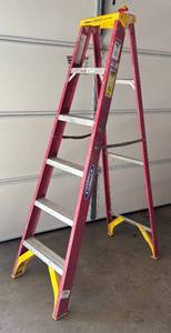 lot 135R image: G - Werner FS206 6-Foot Fiberglass Step Ladder 225 lb Capacity