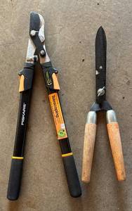 lot 141R image: G - Pair of Hedge Shears by FIskars and More