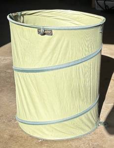lot 145R image: G - Fiskars Collapsible Yard Bucket