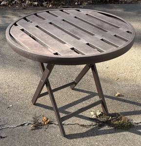 lot 146R image: G - Round Folding Patio Table with Slatted Top