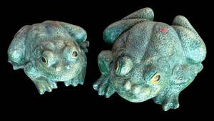 lot 147R image: G - Set of 2 Adorable Cement Frog Statues