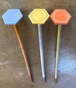 lot 148R image: G - Set of 3 Tall Outdoor Planter Stands with Hexagon Tops