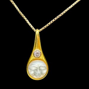 lot 7J image: 18k Gold Moonstone Cameo Pendant with Diamond and 14k 20 Chain