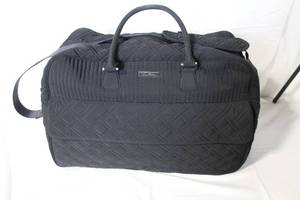 lot 86 image: Black Quilted Travel Duffle Bag with Shoulder Strap