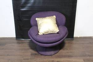 lot 124 image: Purple Swivel Accent Chair with Decorative Gold Cushion
