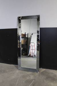 lot 136 image: Rectangular Leaner Mirror with Beveled Edge Frame