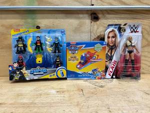 lot 25 image: Different Toys (lot of 3)