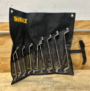 lot 131 image: DeWalt Double Offset Box And Wrenches 9pcs