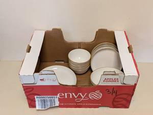 lot 3 image: KIRKLAND SIGNATURE 16PC. DINNERWARE SET