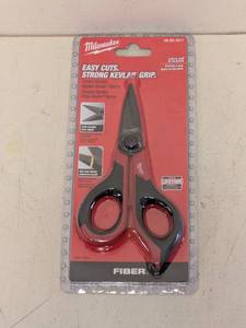 lot 15 image: MILWAUKEE KEVLAR SHEARS
