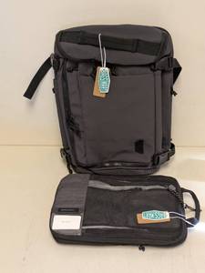 lot 25 image: NEW BAGSMART 2 BAG SYSTEM (GRAY)