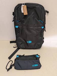 lot 27 image: NEW BAGSMART 2 BAG SYSTEM (BLACK)