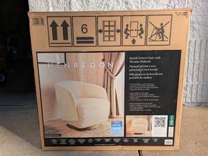 lot 50 image: NEW HENREDON BOUCLE SWIVEL CHAIR WITH WOODEN PEDESTAL