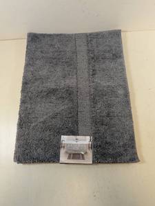 lot 194 image: NEW MOHAWK BATH RUG (GRAY)