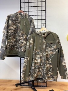 lot 8 image: Rocky Ladies XL Quilted Light Weight & Rocky Mens XL Soft Shell with Fleece Lining Both