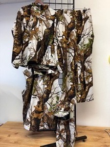 lot 10 image: 4 Pc Scent Lock Fleece XL Pants, Fleece Vest, Fleece Jacket & Moisture Wick Head Cover